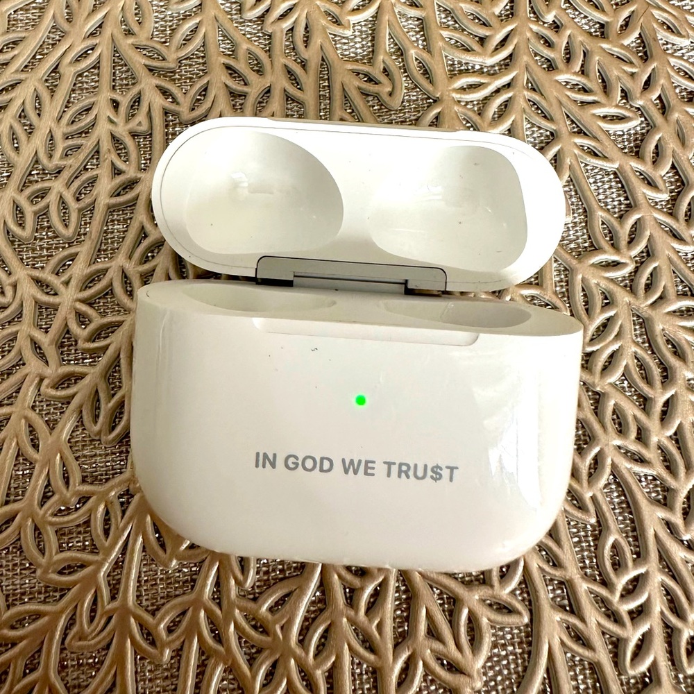 AirPods (3rd generation) Lightning Charging Case ONLY